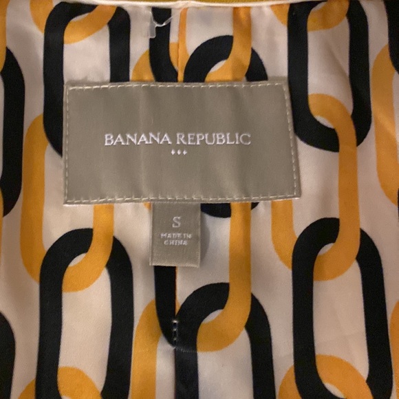 Jacket 🧥 - Picture 2 of 4